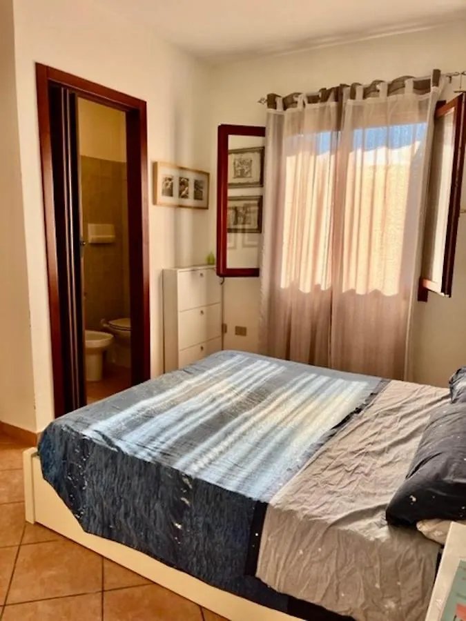 Iss Travel, Molly'S Garden - 2-Bedroom Apartment With Air-Condition San Teodoro  0*, San Teodoro (Sardinia) Itália